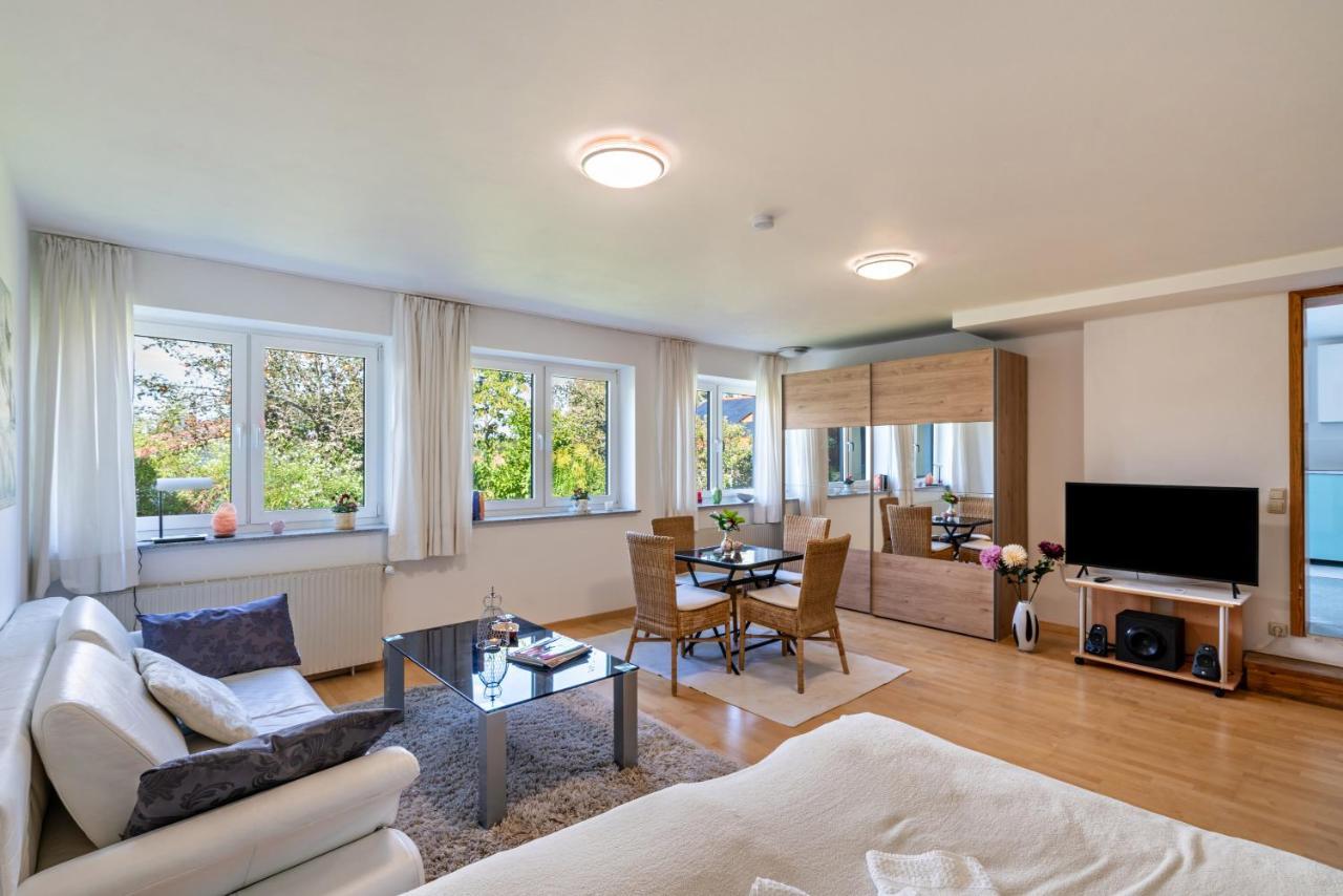 Appartment Piano Oberhaching Buitenkant foto