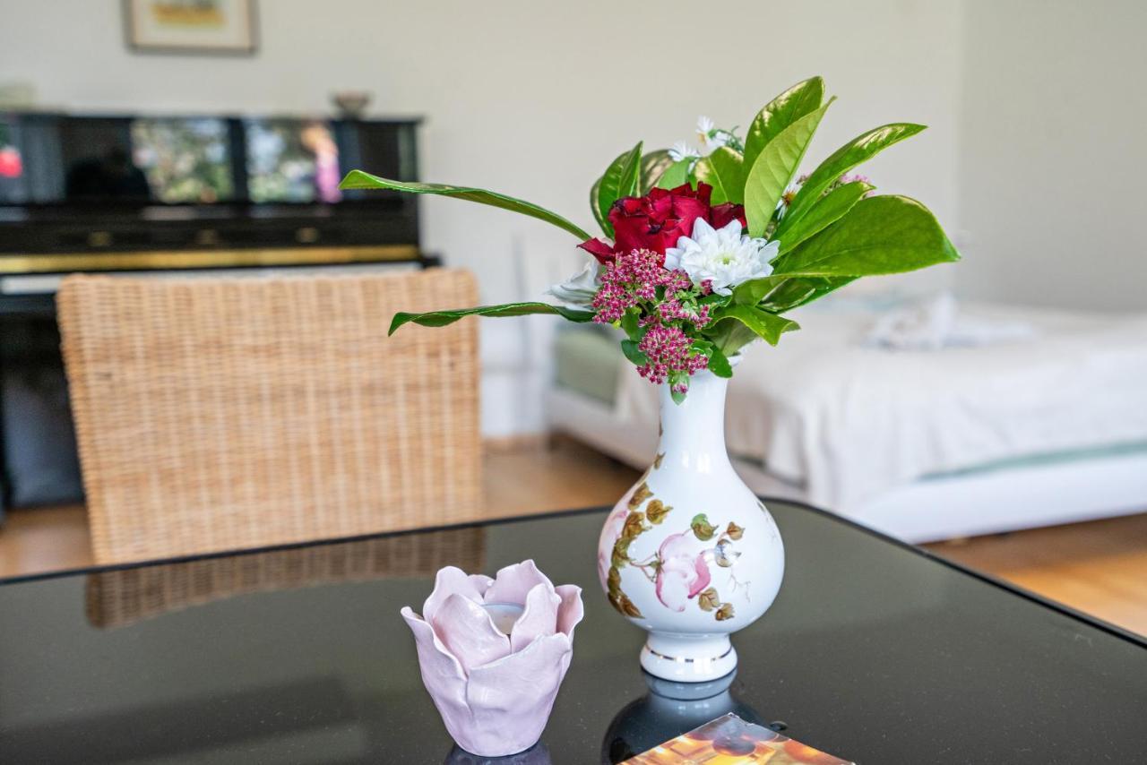 Appartment Piano Oberhaching Buitenkant foto